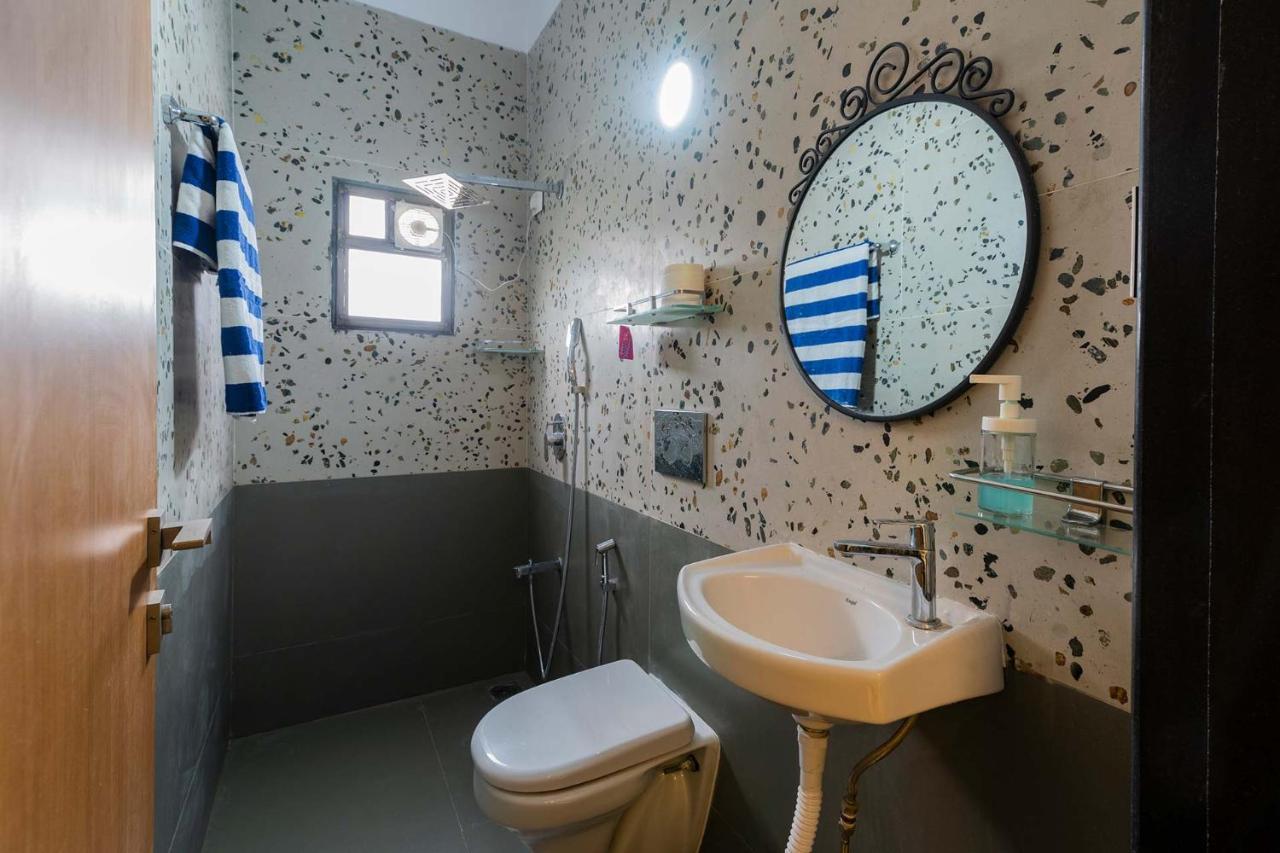 Aqua & Sage By Stayvista - Riverside Villa With Pool & Terrace カルジャット エクステリア 写真